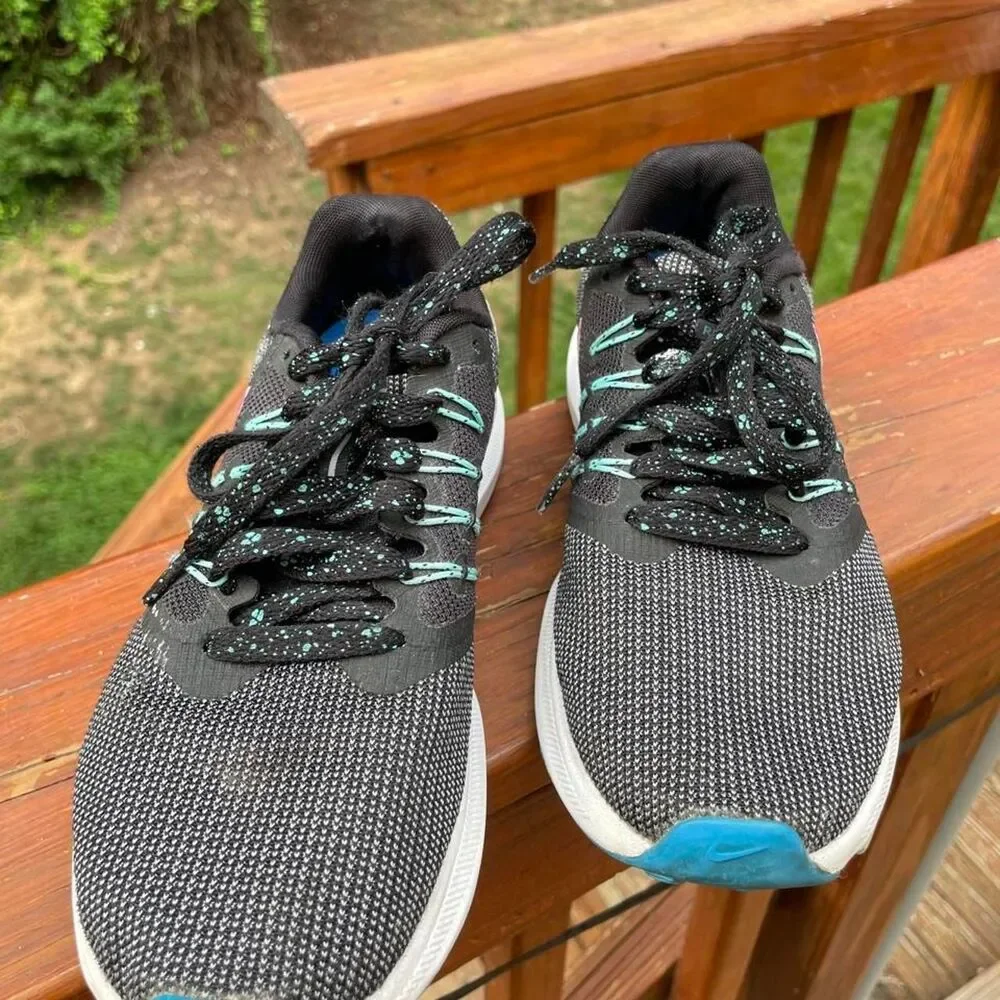 Nike Run Swift Women's 6 Black and Purple Running Sneakers